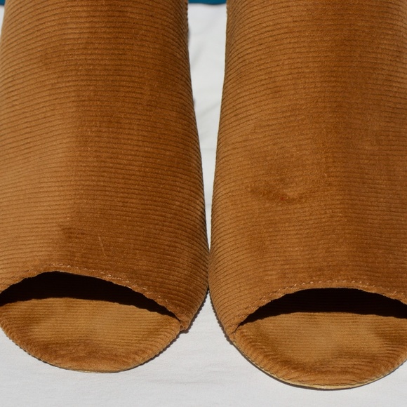 Sbicca Access Corduroy Heels - Picture 3 of 8